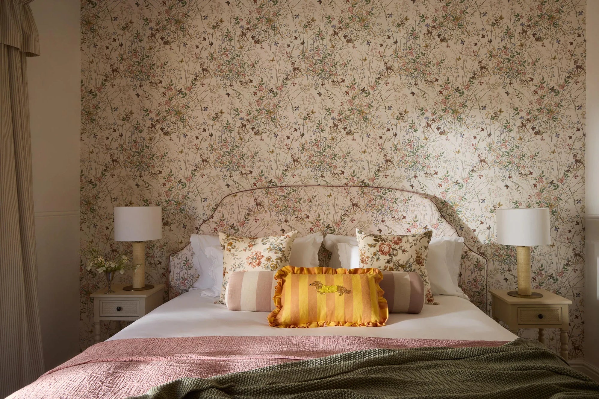 Room gallery image 1.