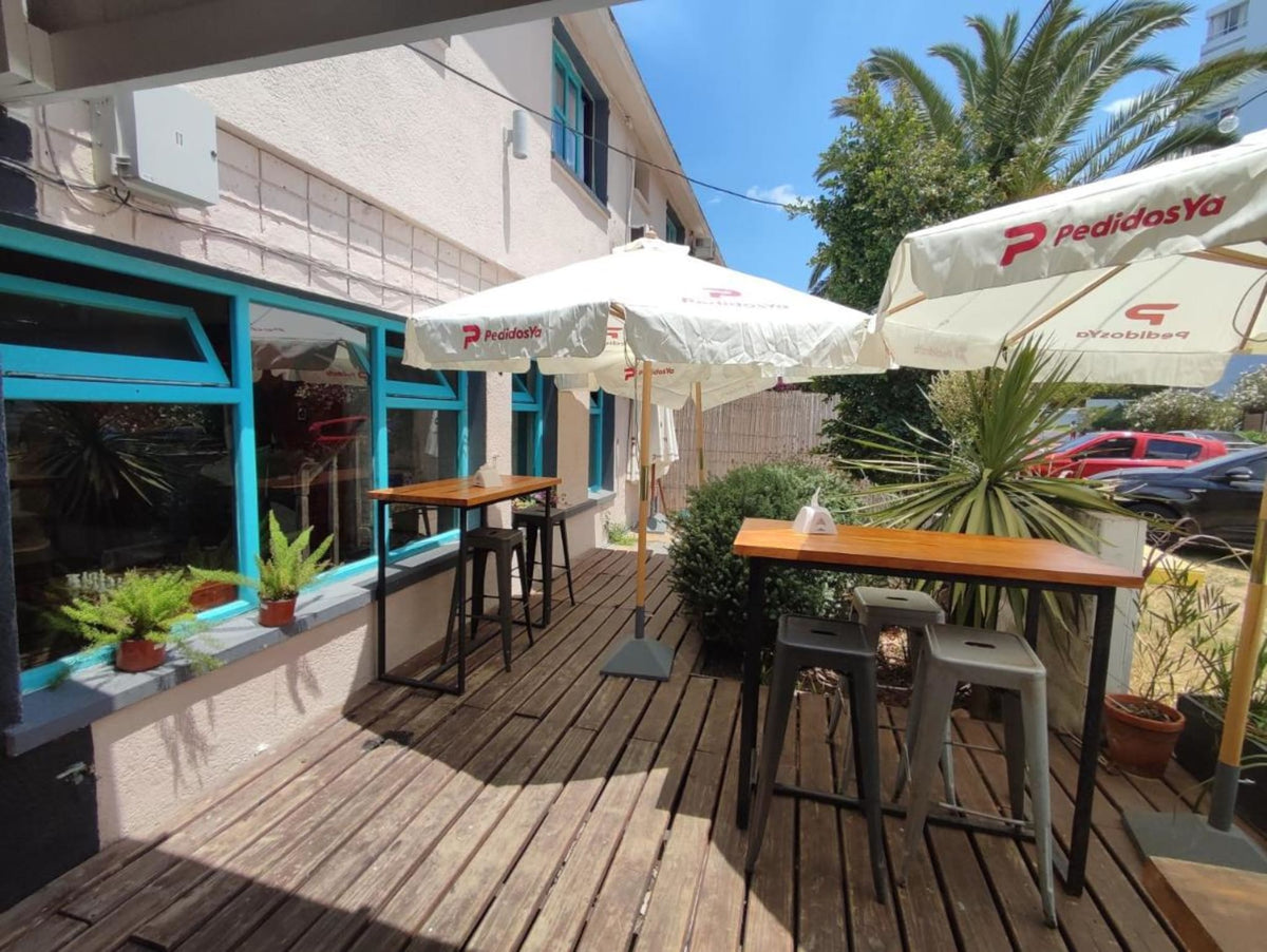 Pastora Suites & Hostel