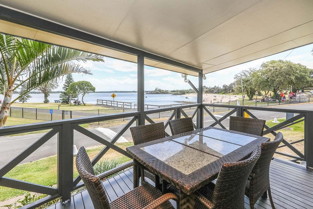 Shaws Bay Holiday Park & Caravan Park