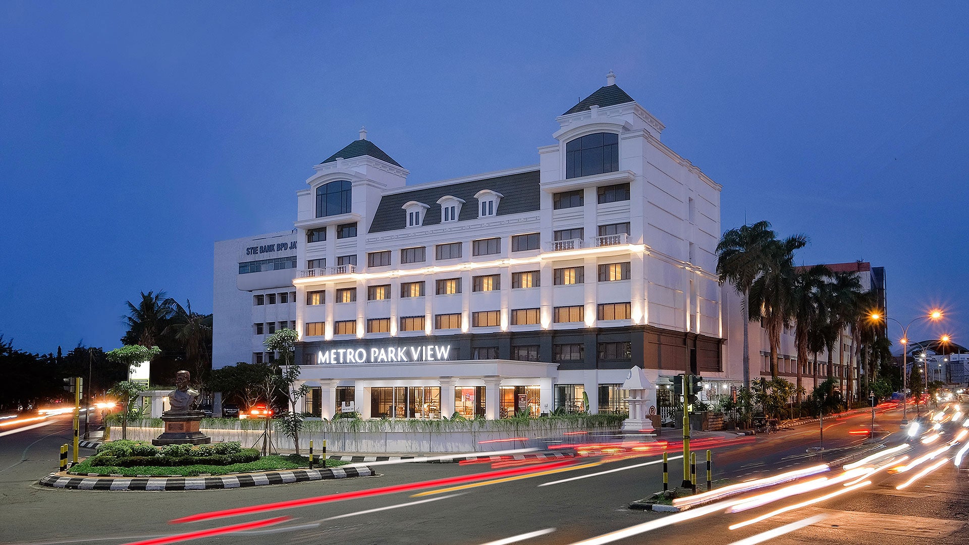 Metro Park View Hotel