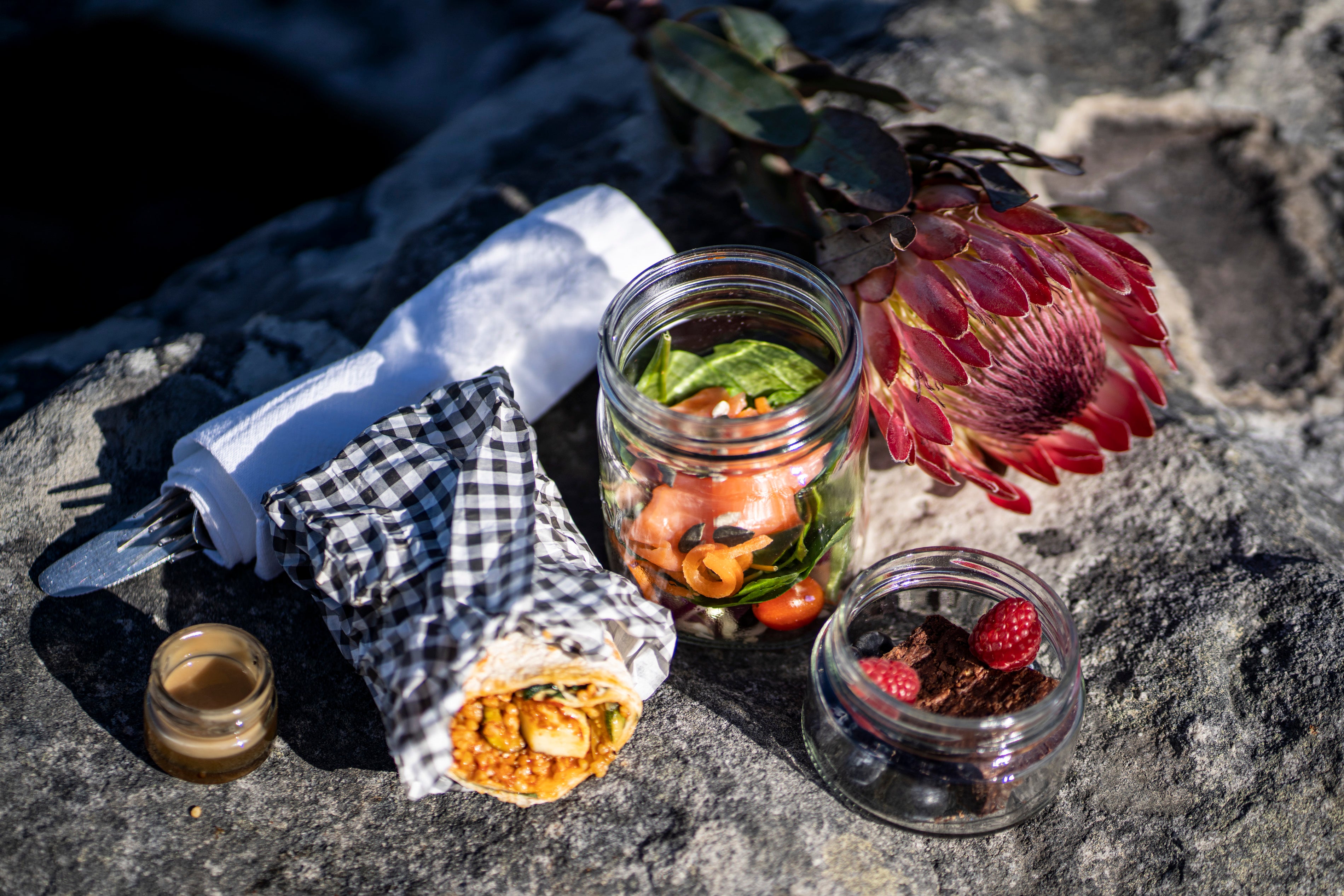Cape Town Helicopters - Fynbos Mountain Picnic