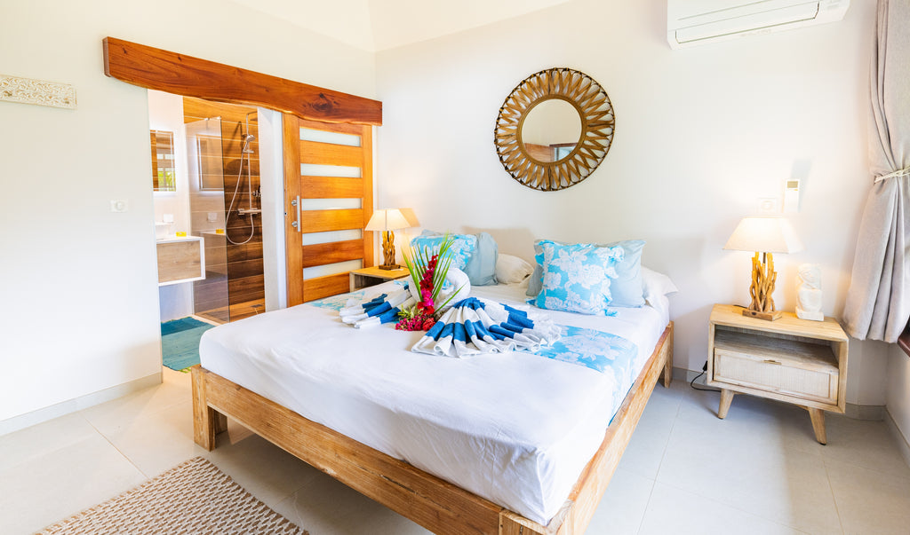 Villa Vanaki - Beachfront Villa 4BR w/ AC