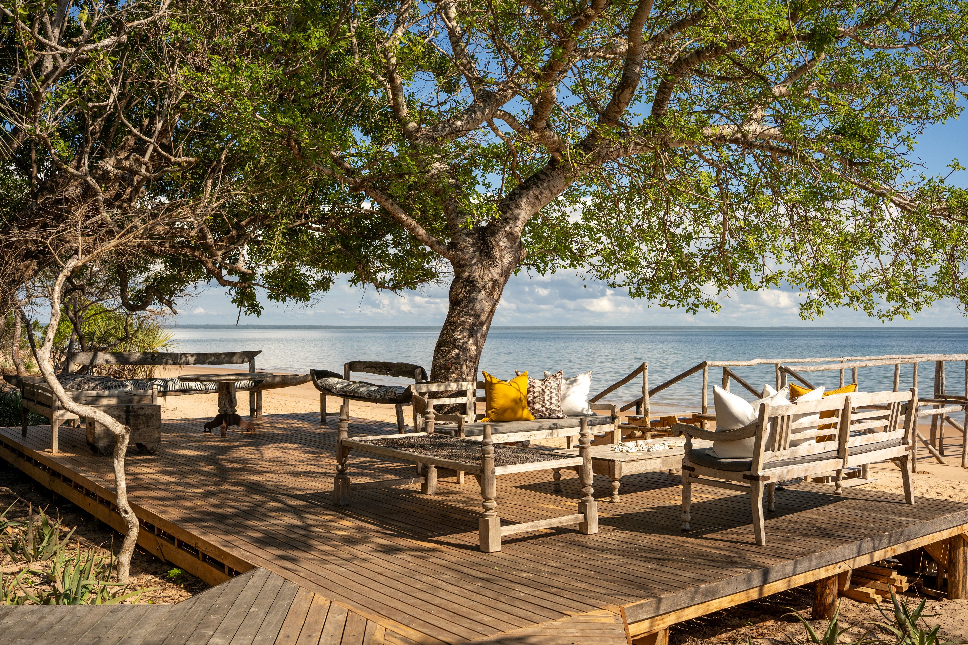 Outdoor deck