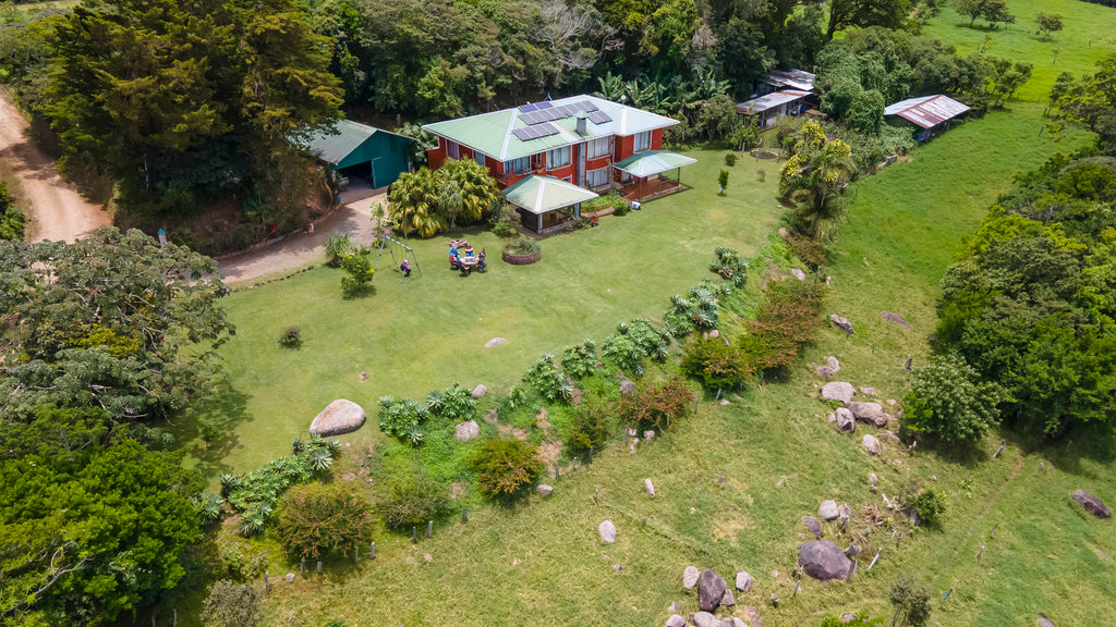 Quercus Travel Stucky Farm Tour: Discovering Monteverde's Quaker Heritage and Environmental Innovation (Half Day)