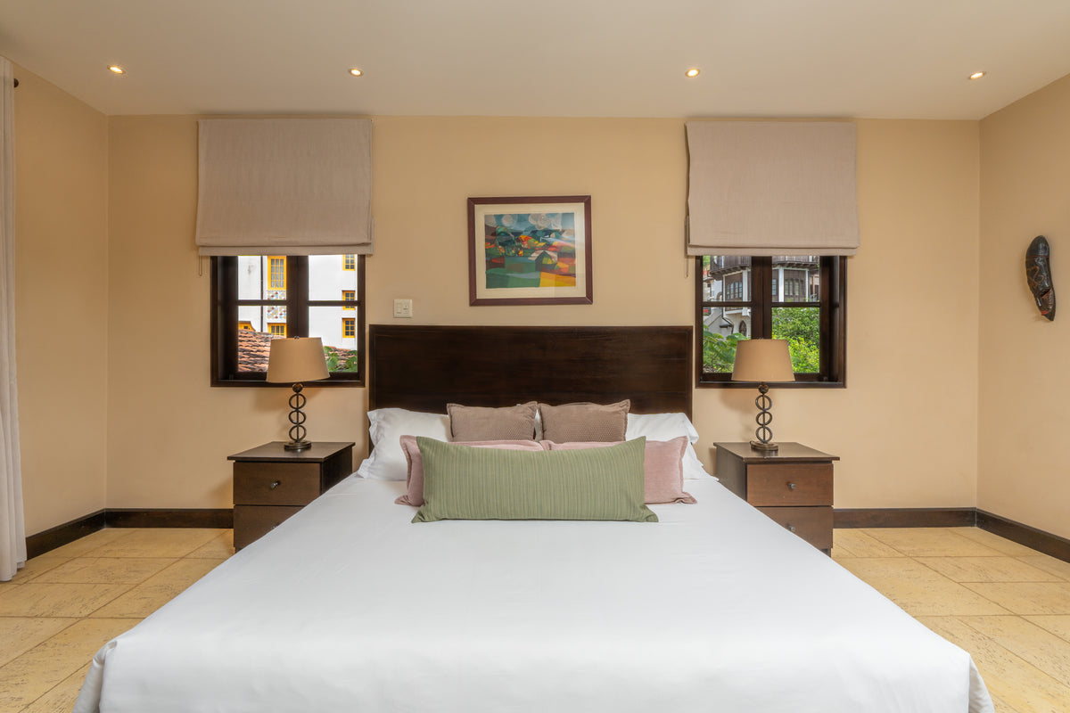 Las Catalinas Doorway | Flat | 38 Avenida La Antigua