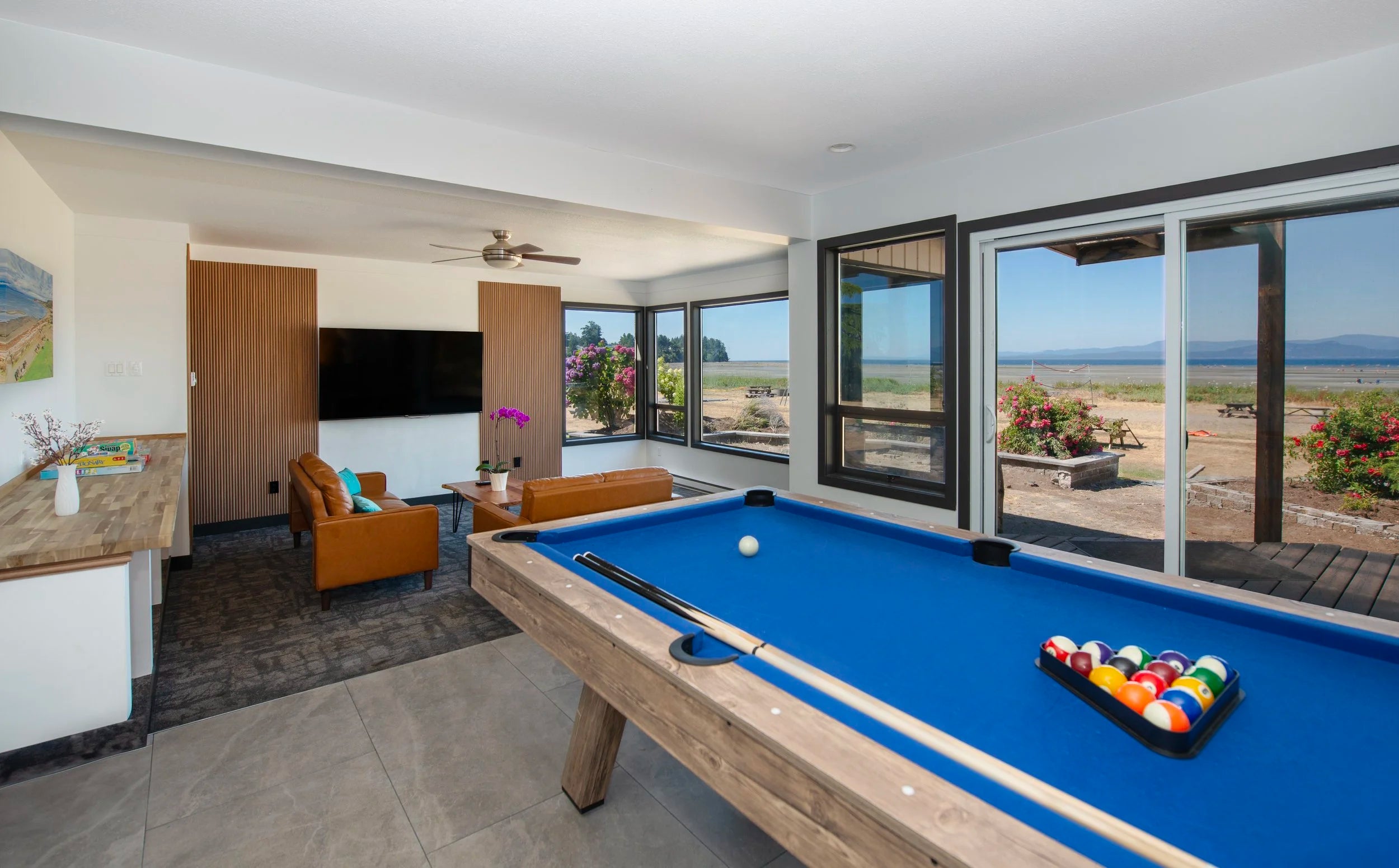 Sea Edge Beachside Hotel