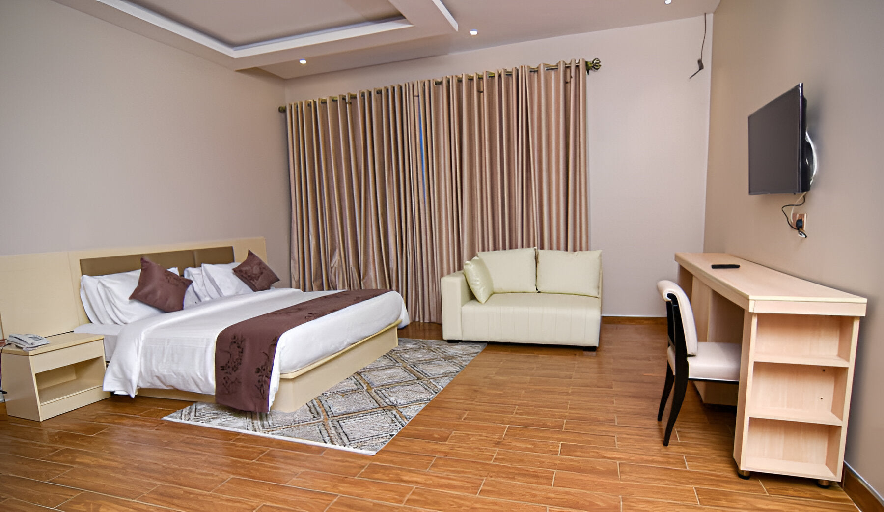 Hotel Next