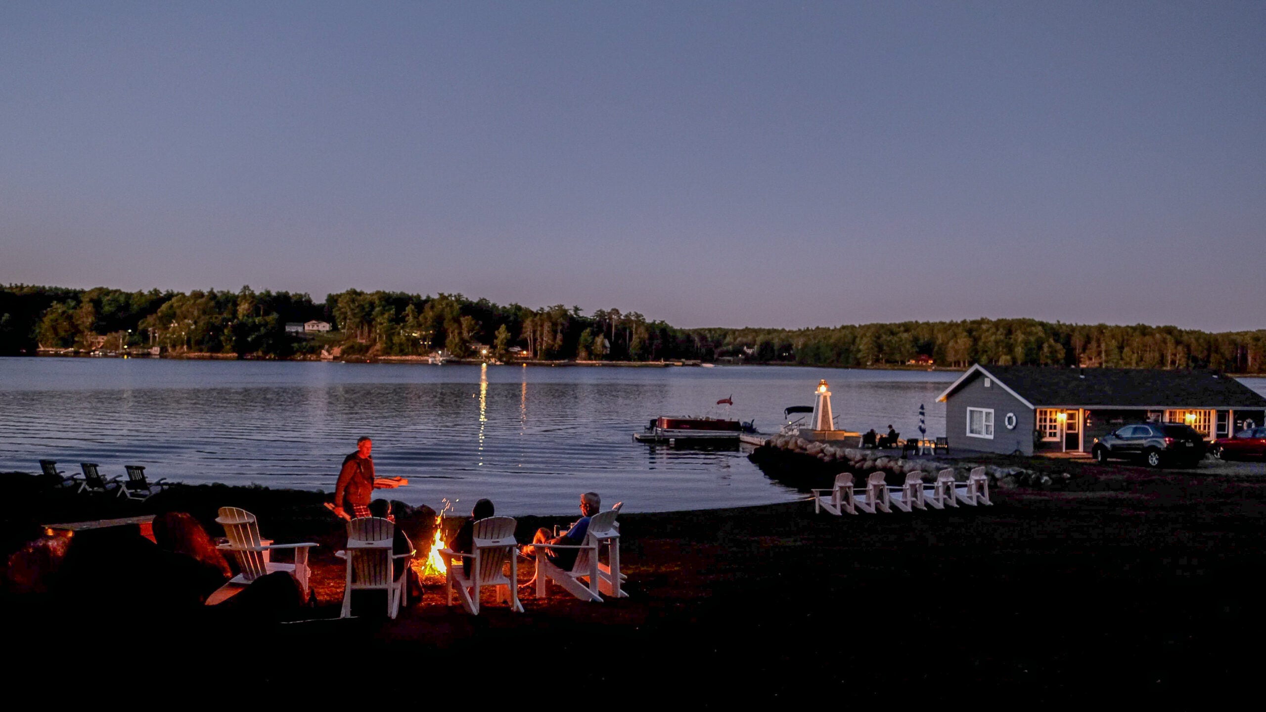 Lighthouse Motel & Cottages