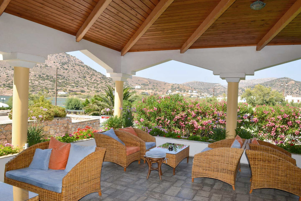 Dolphin Bay Seaside Resort & Suites