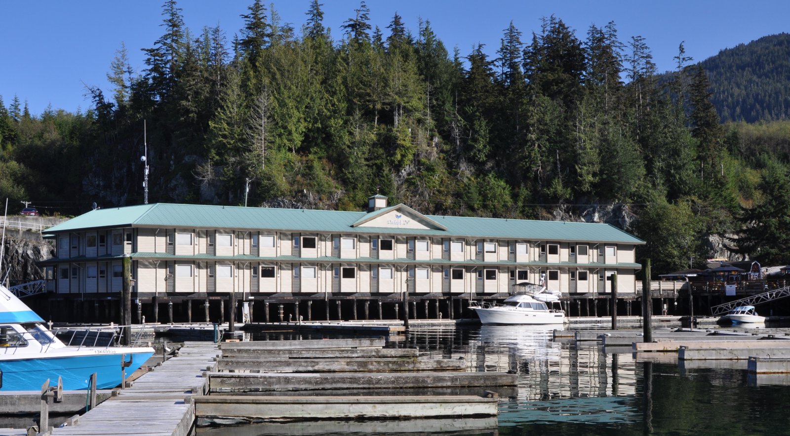 Dockside Suites Telegraph Cove Resort