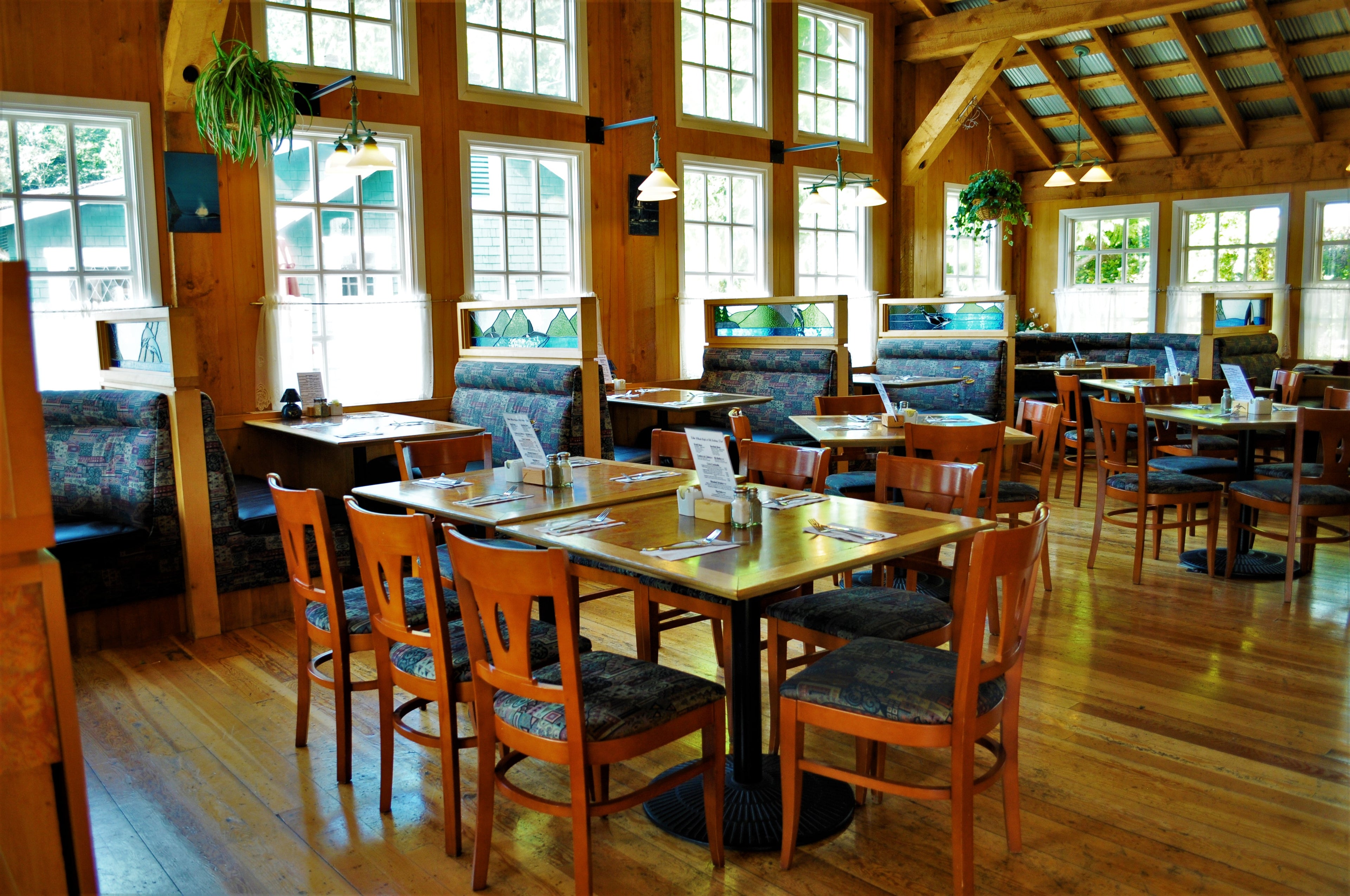 Dockside Suites Telegraph Cove Resort