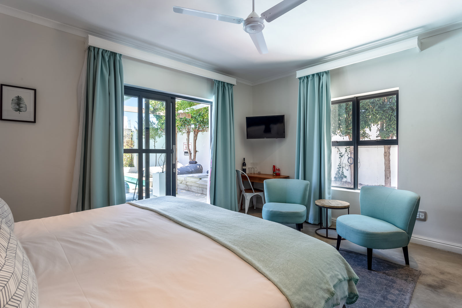Whale Rock Luxury Lodge & Villa — Patio Deluxe Room @ the Villa