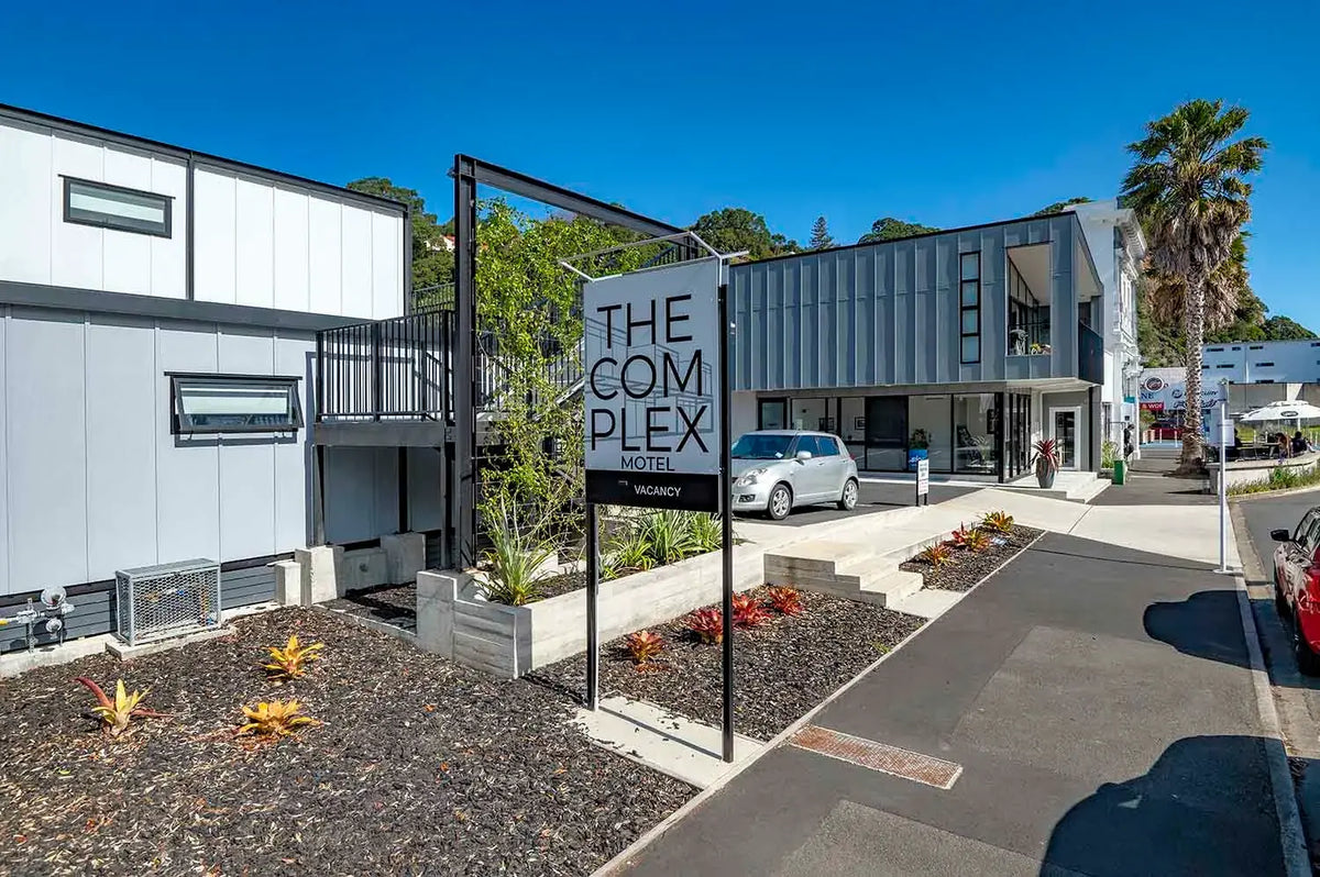 The Com Plex Motel