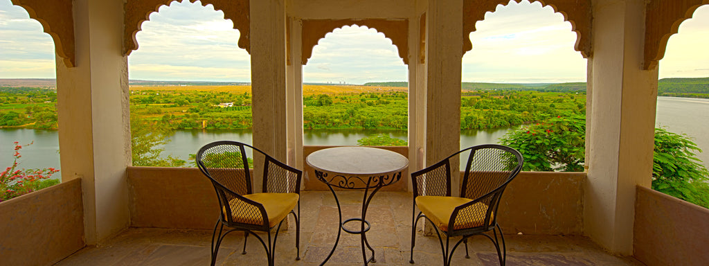 Bhainsrorgarh Fort Hotel