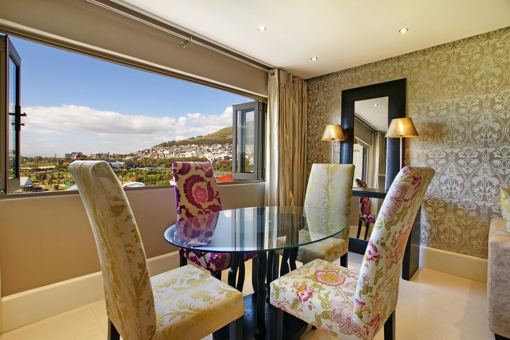 Green Park Views - Dining area