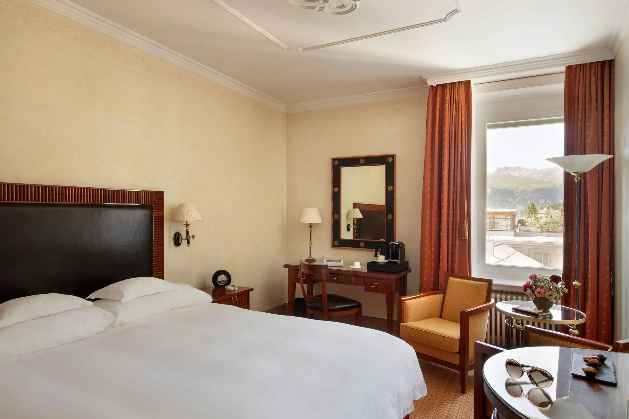 Room gallery image 1.