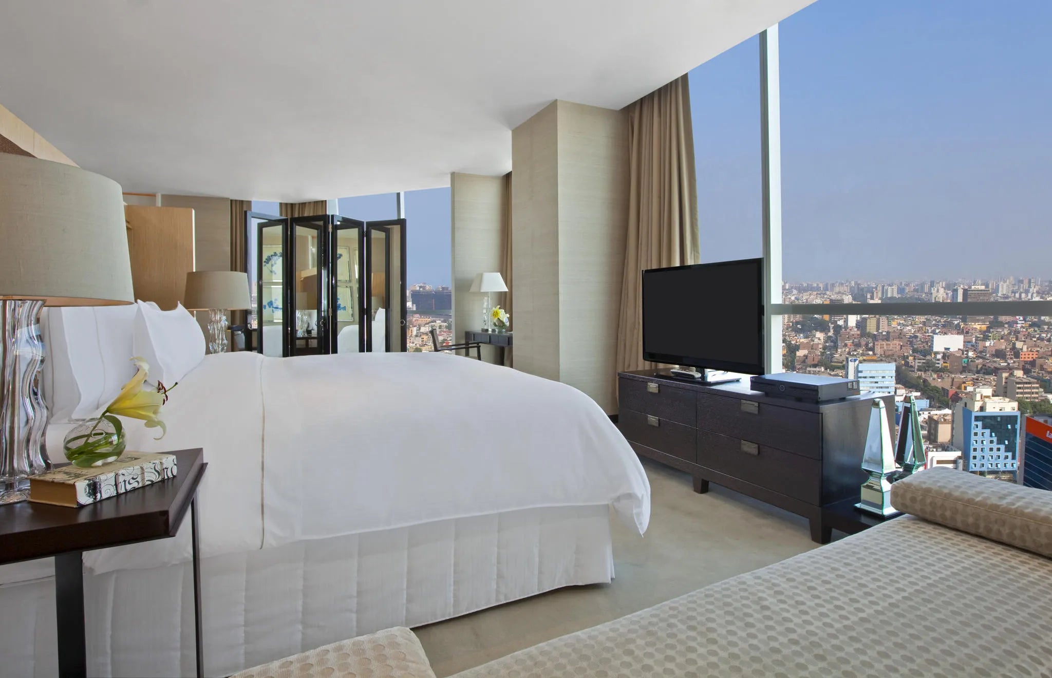 Room gallery image 1.
