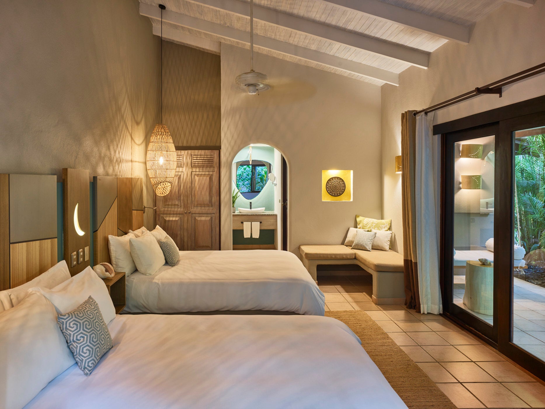 Cala Luna Luxury Boutique Hotel & Villas : Deluxe Room Two Queen Beds