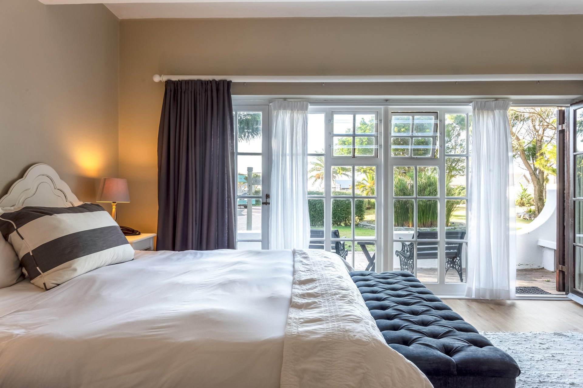 whale-rock-luxury-lodge-villa