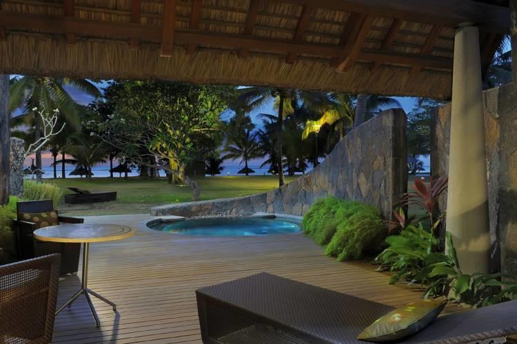Beachfront Suite with pool