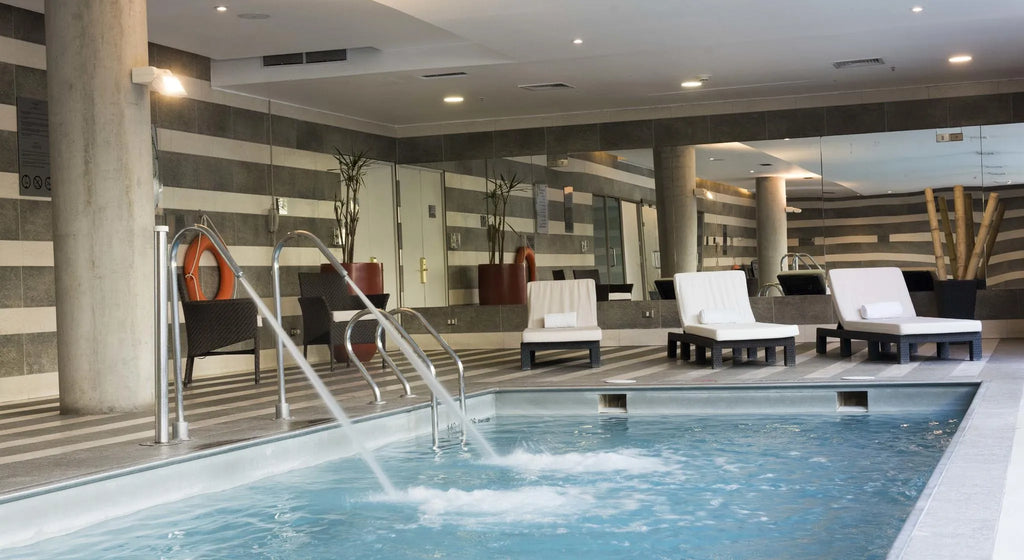 Piscina at Holiday Inn Santiago Airport Terminal, Santiago, Chile.