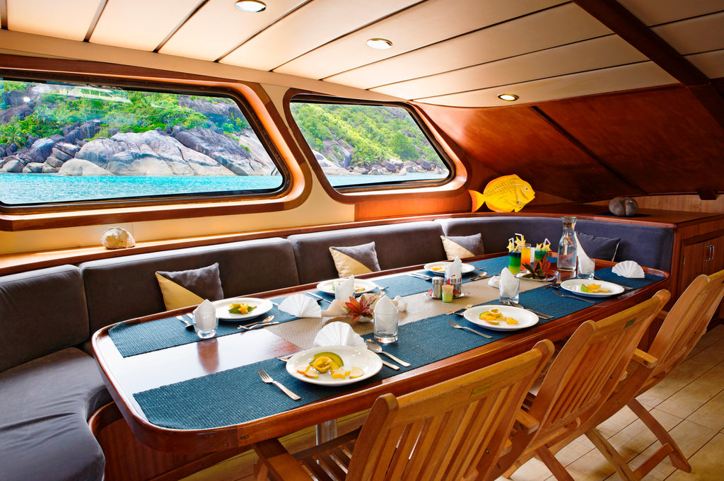 SY Sea Bird/SY Sea Star Dining Lounge