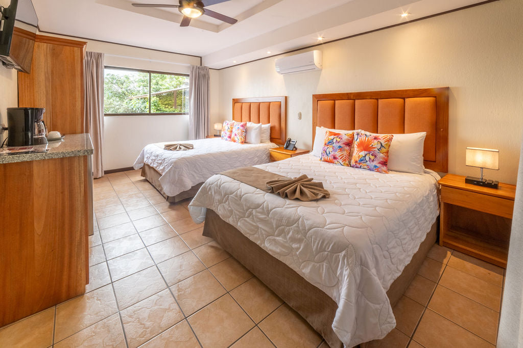 Bromelia Room