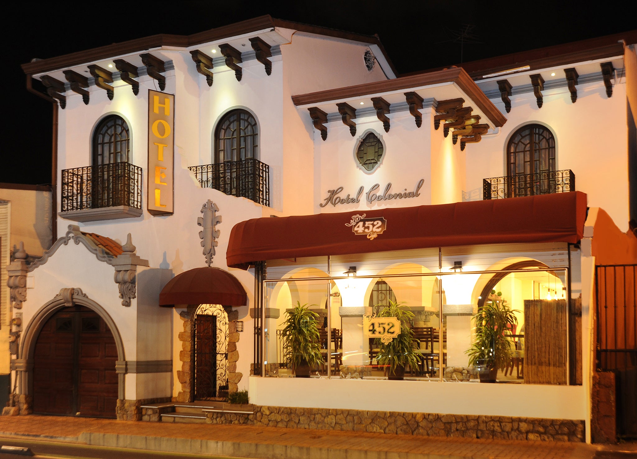 Fachada Hotel Colonial