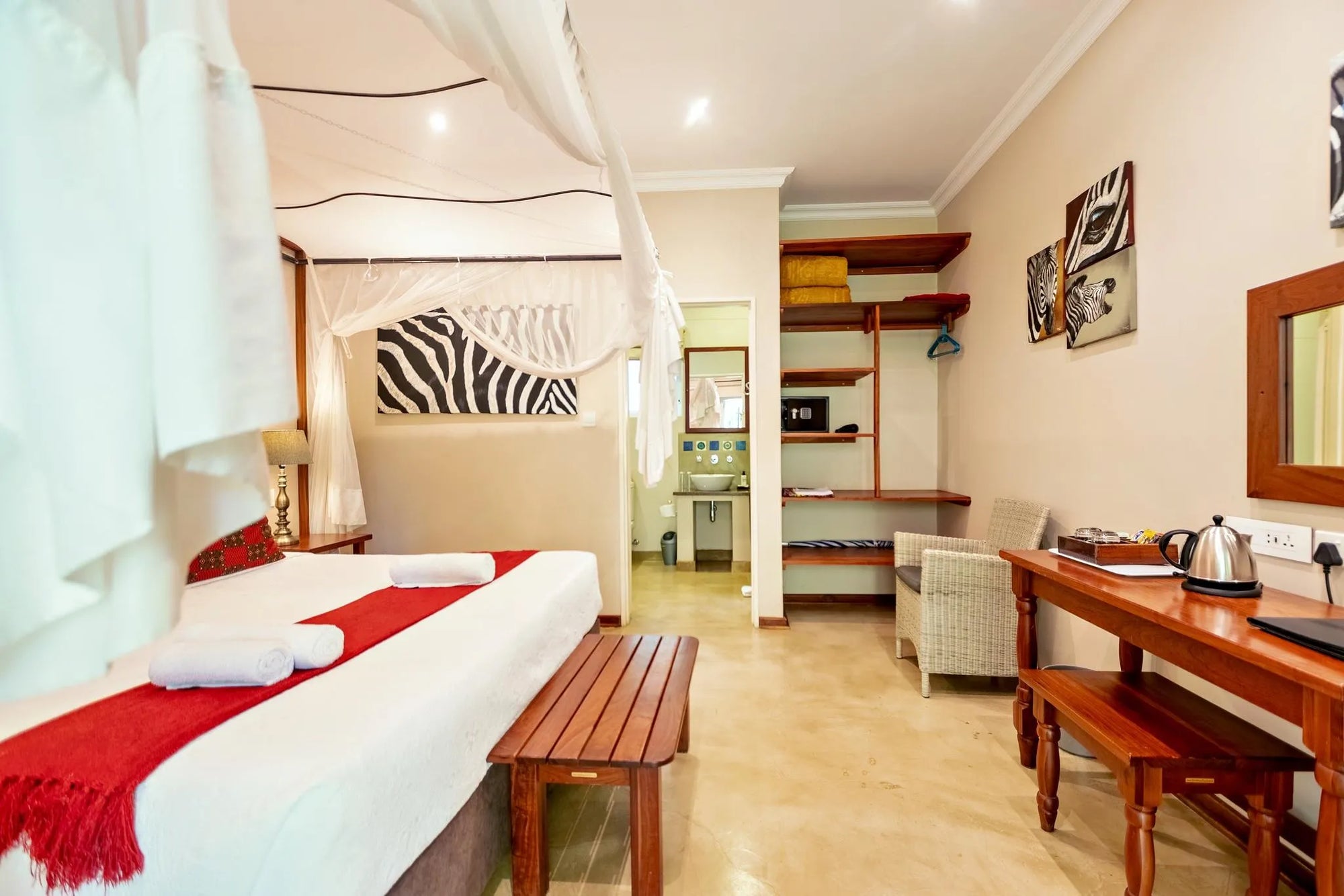 Room gallery image 1.