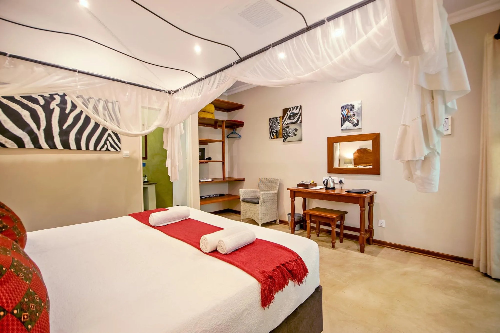 Room gallery image 3.