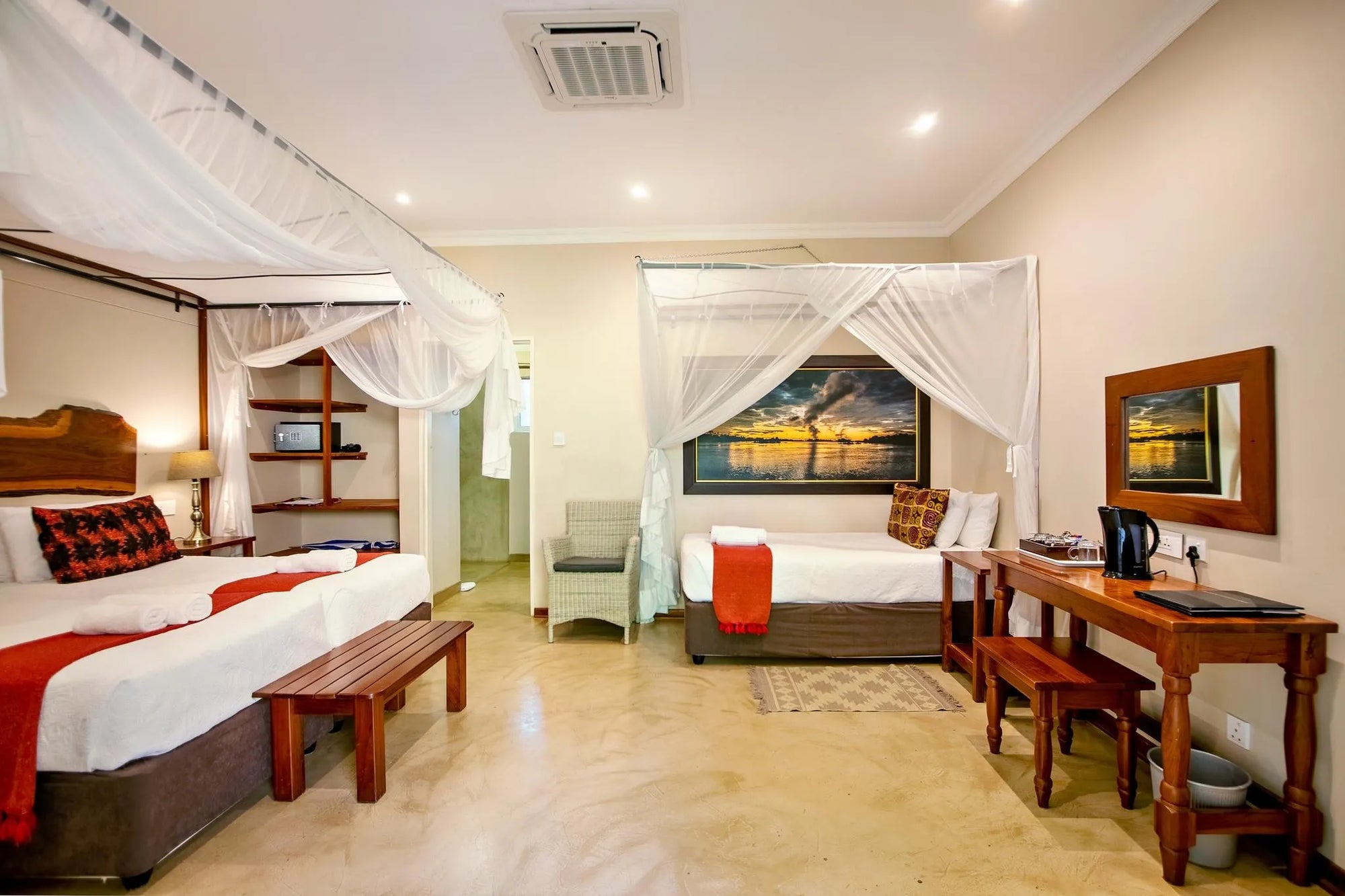 Room gallery image 2.