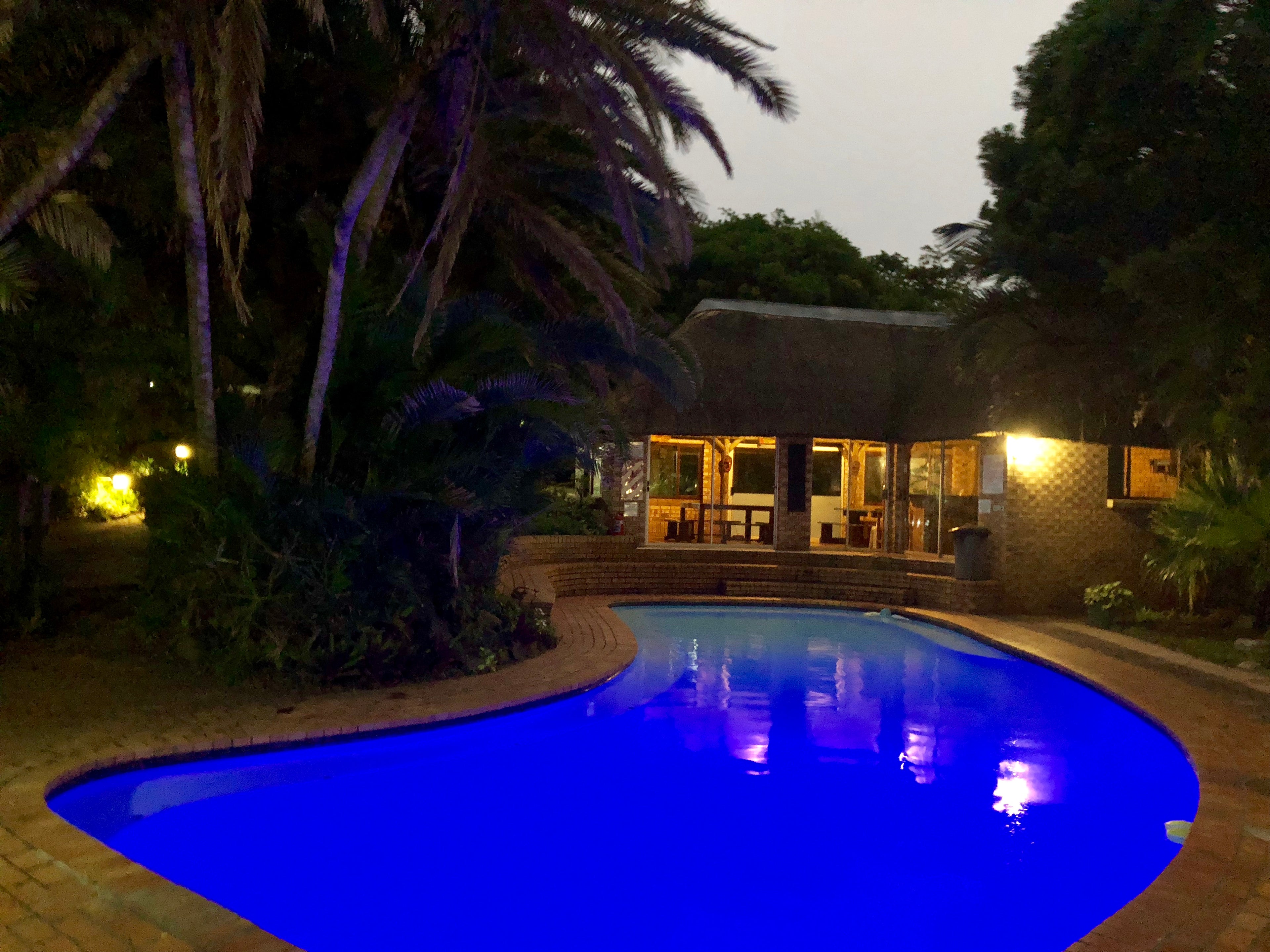 Swimming pool at night & Lapa