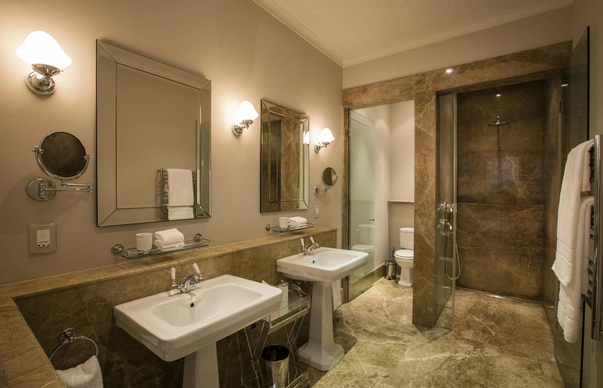 Room gallery image 2.