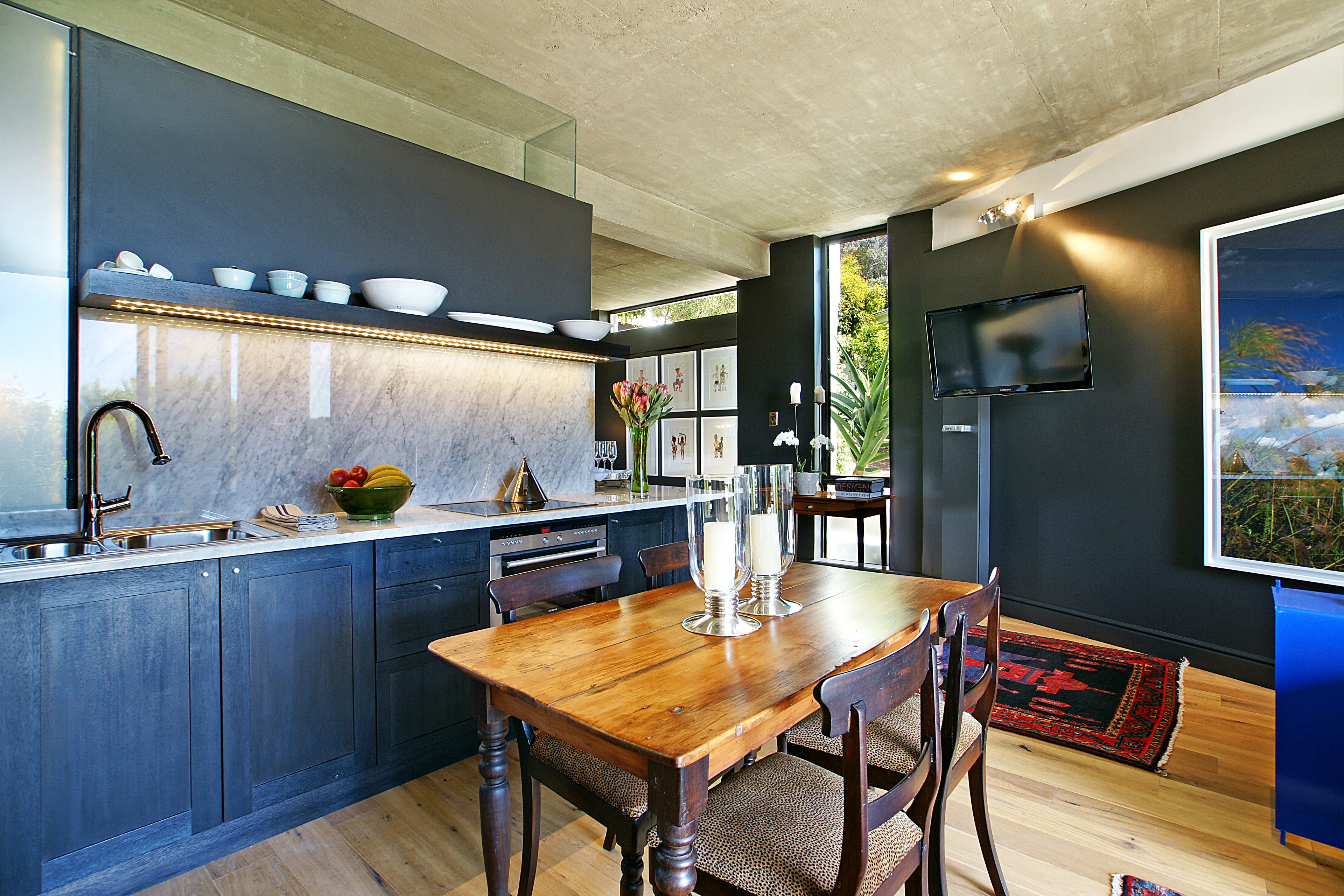 Chic Views - Kitchen