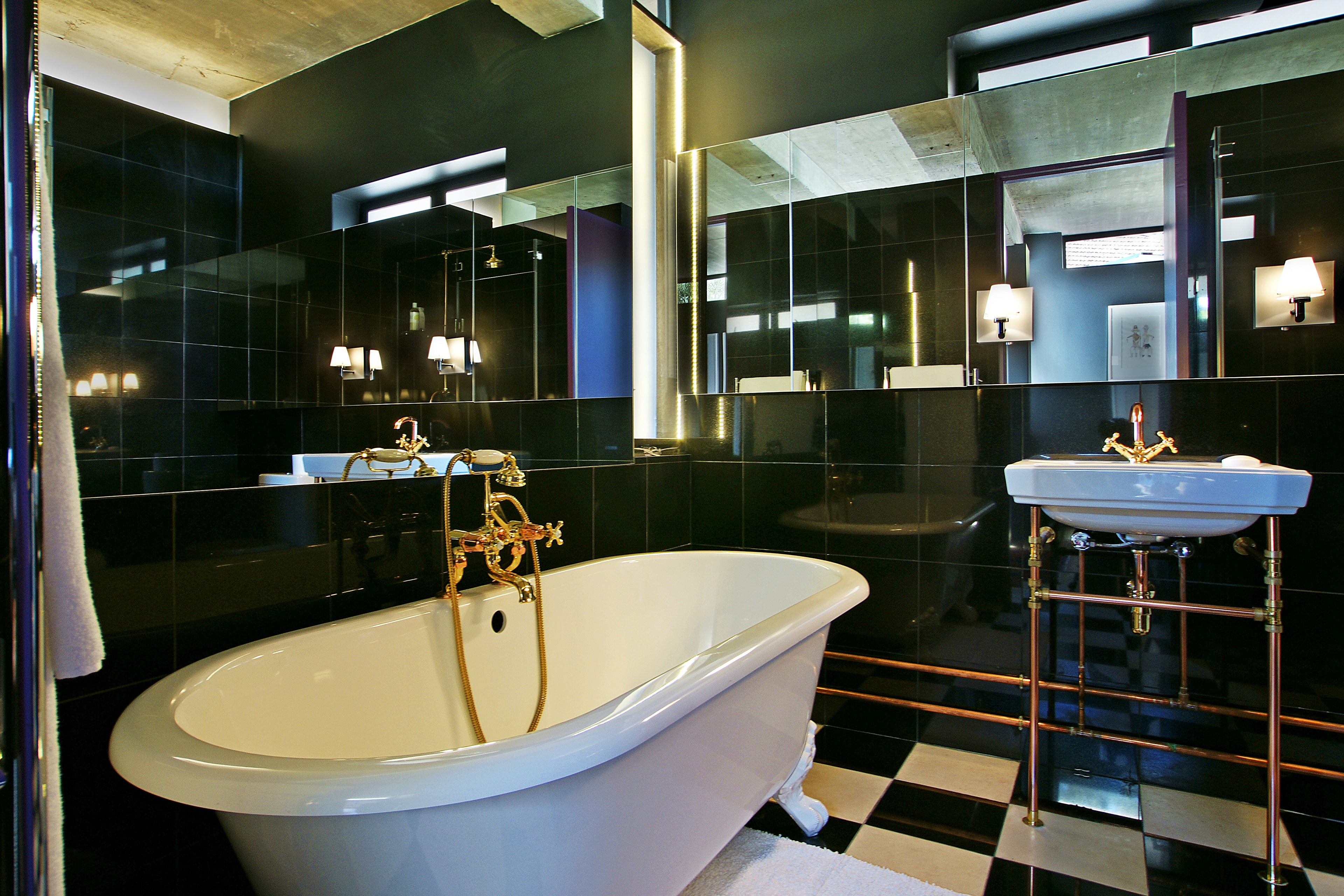Chic Views - Bathroom