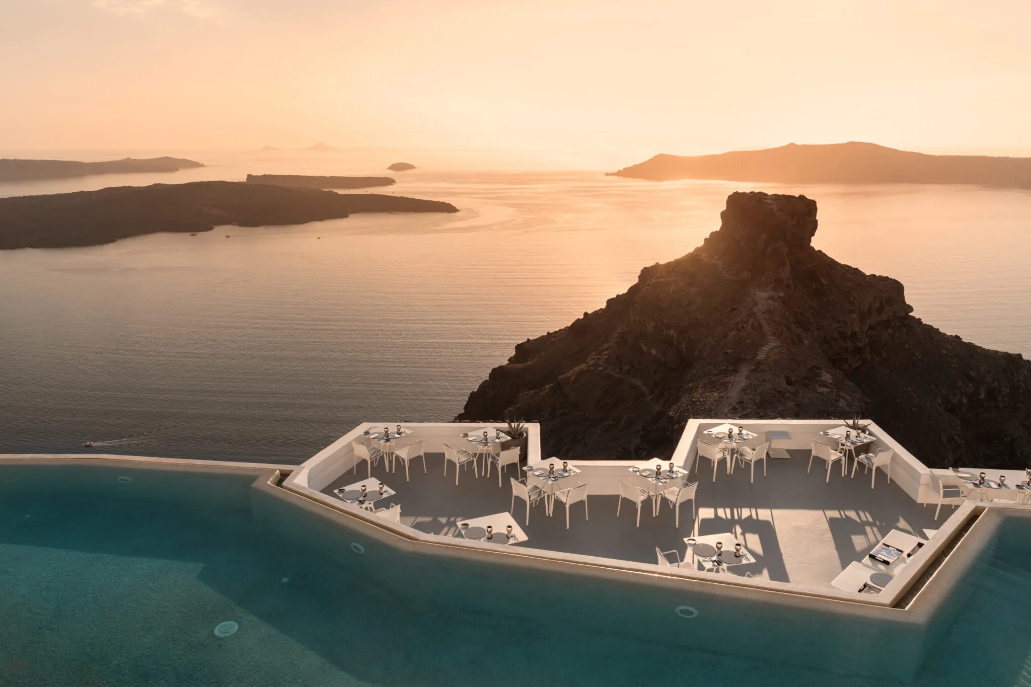 Grace Hotel Santorini