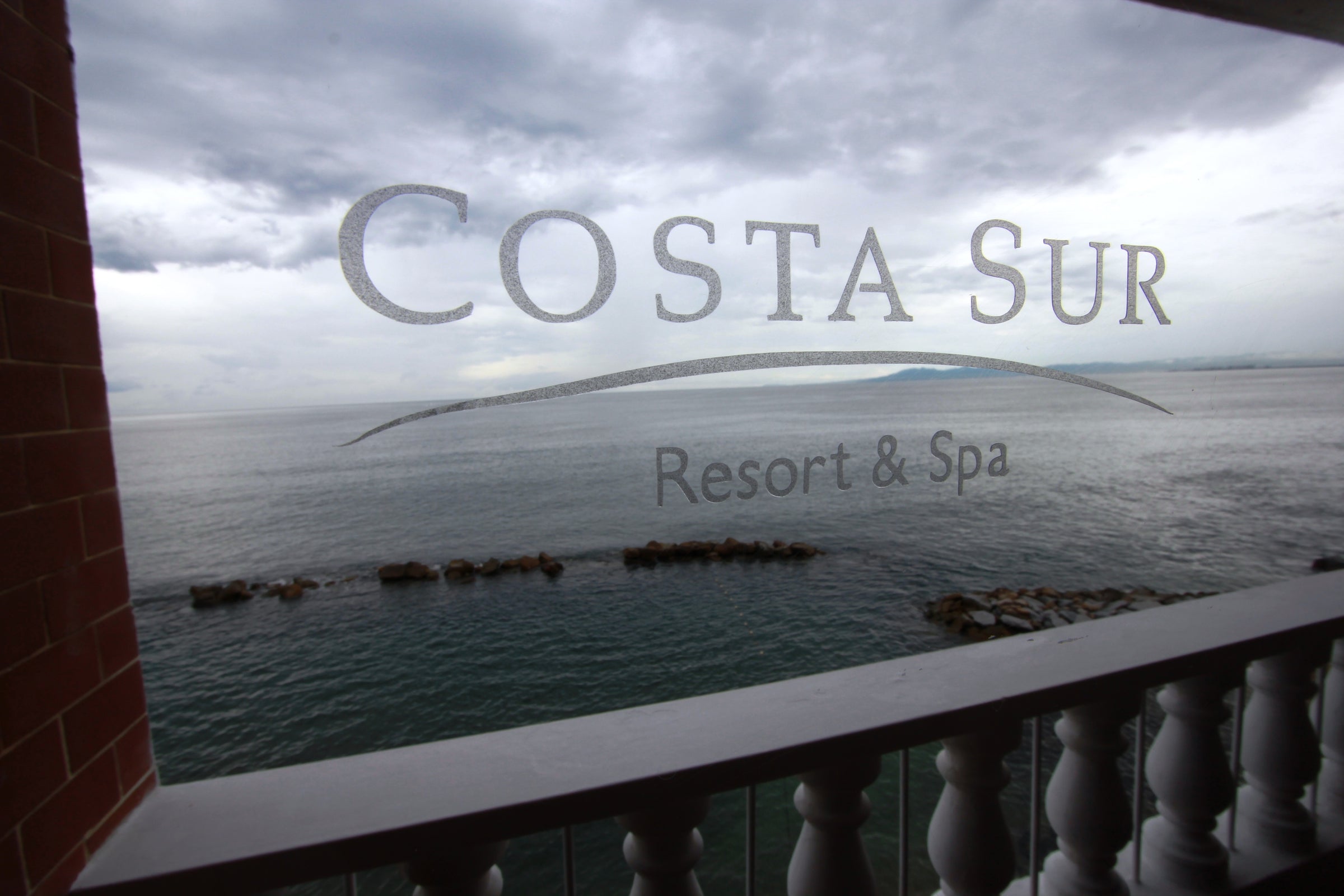 Costa Sur Resort & Spa