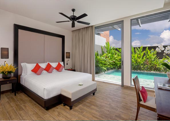 Three Bedroom Connecting Double Pool Residence