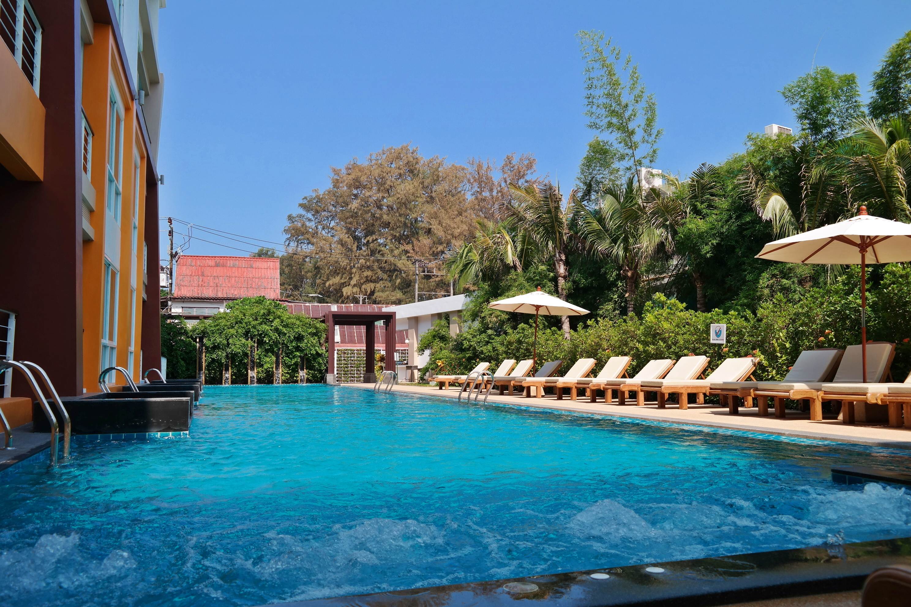 Almali Rawai Beach Residence