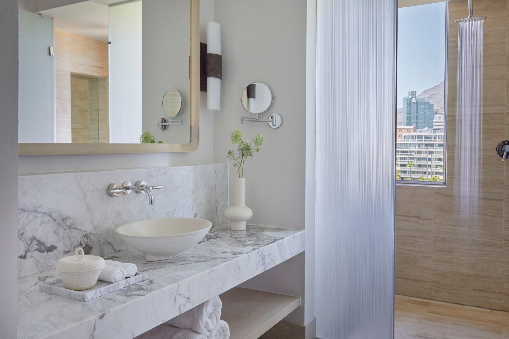 One Bedroom Marina Mountain Grand Suite