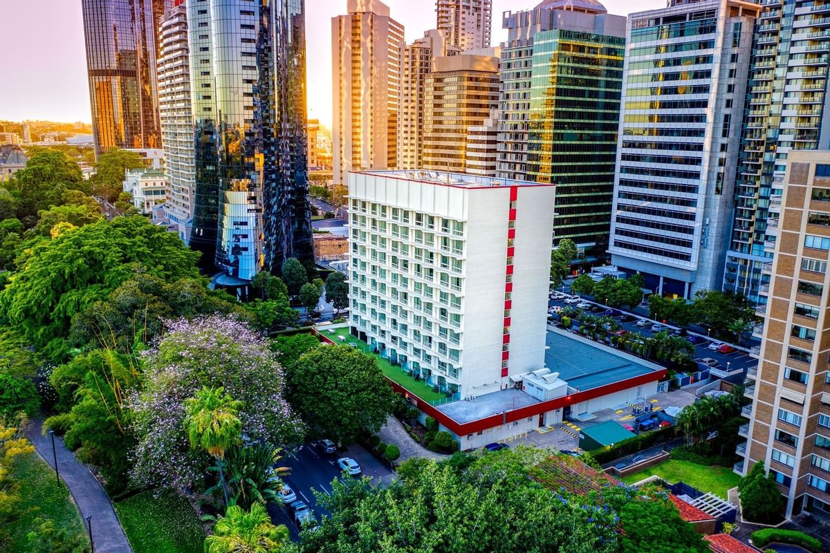 Royal on the Park Hotel & Suites