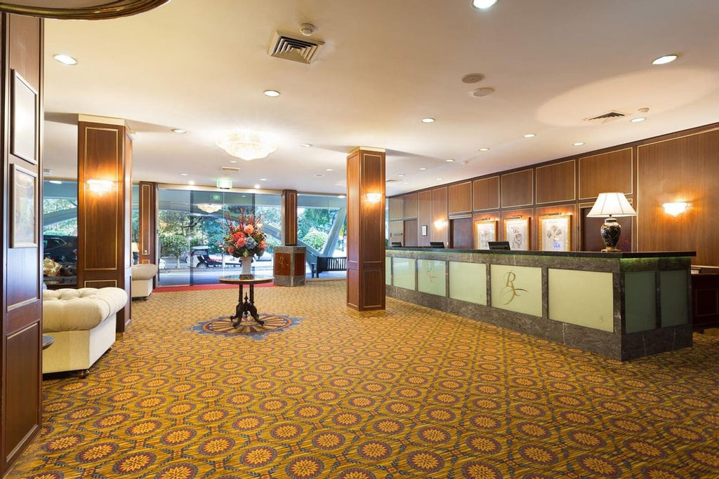 Royal on the Park Hotel & Suites