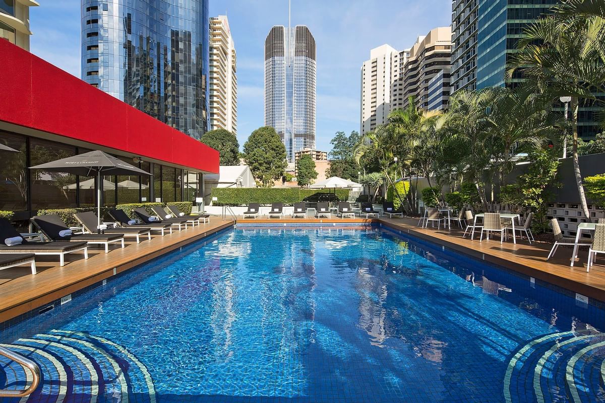 Royal on the Park Hotel & Suites