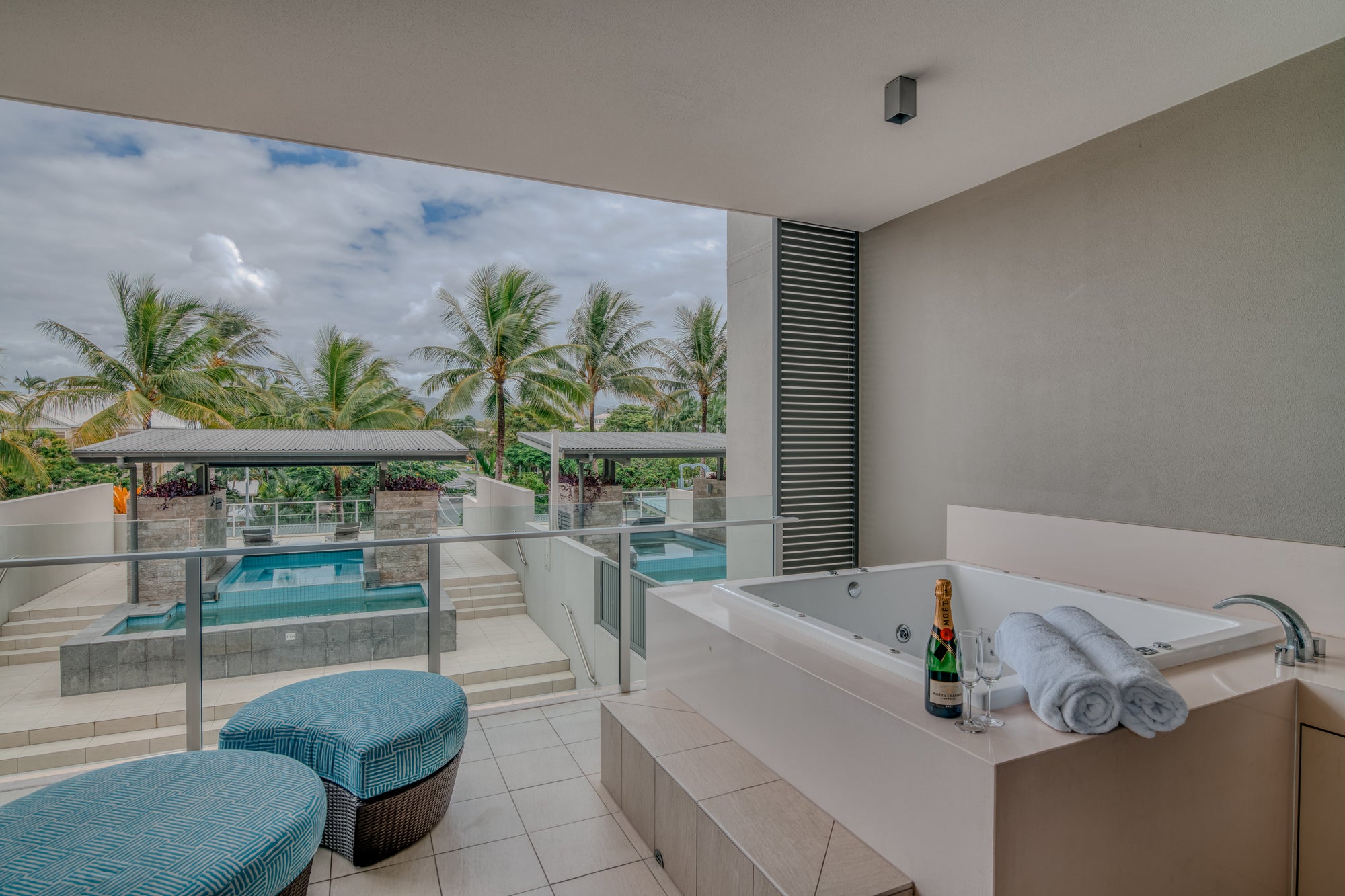 Terrace Pool Deluxe Apartments