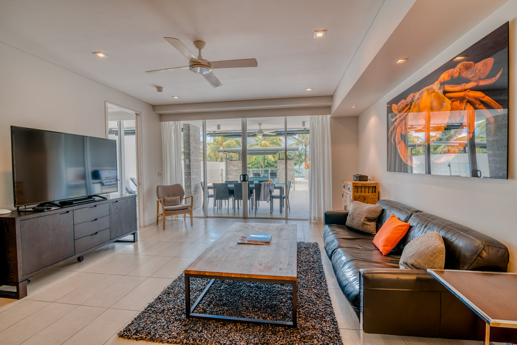 Terrace Pool Apartments 