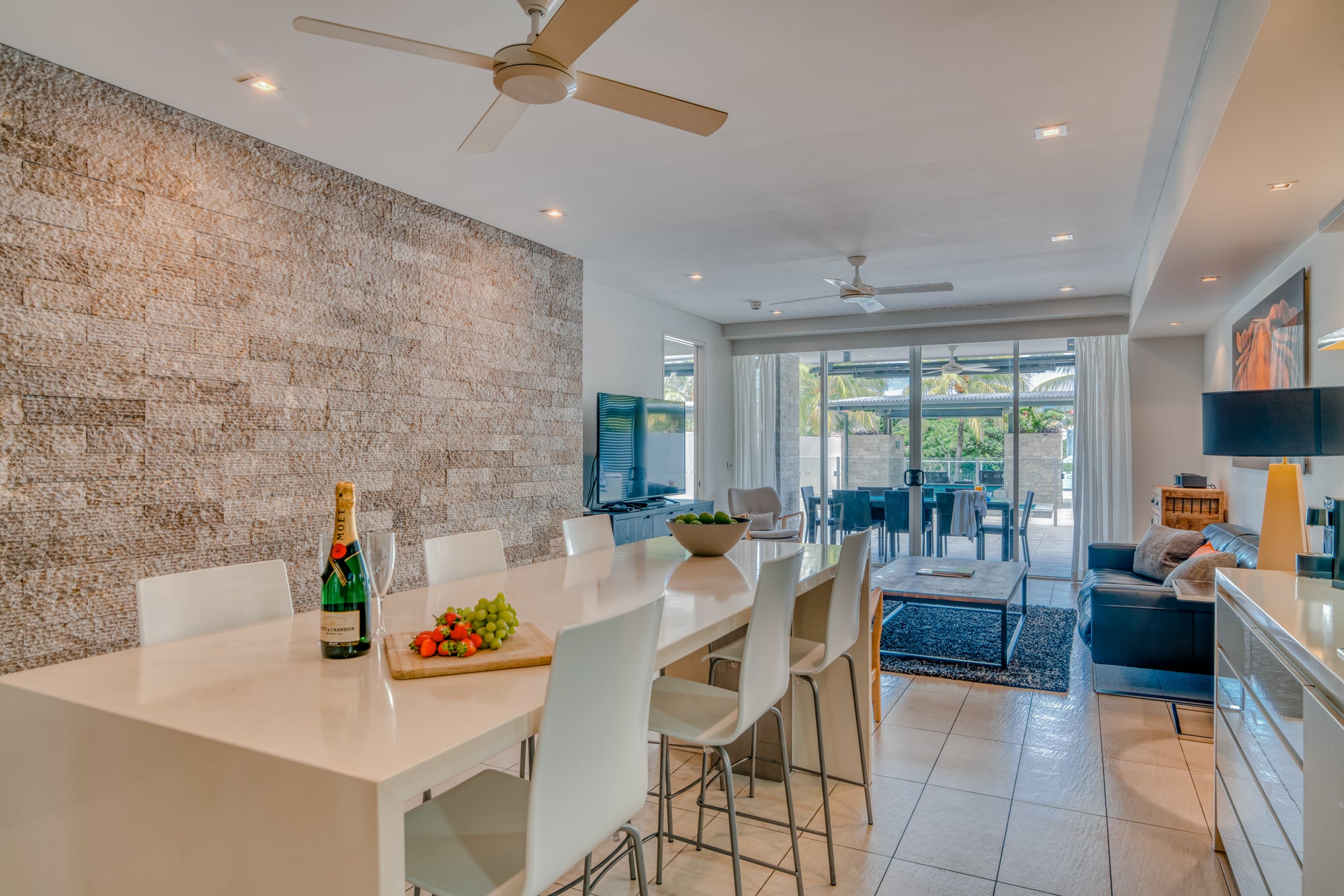Terrace Pool Apartments 