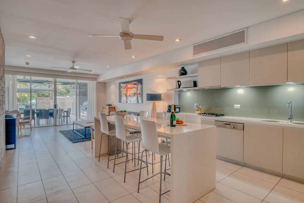 Terrace Pool Apartments 