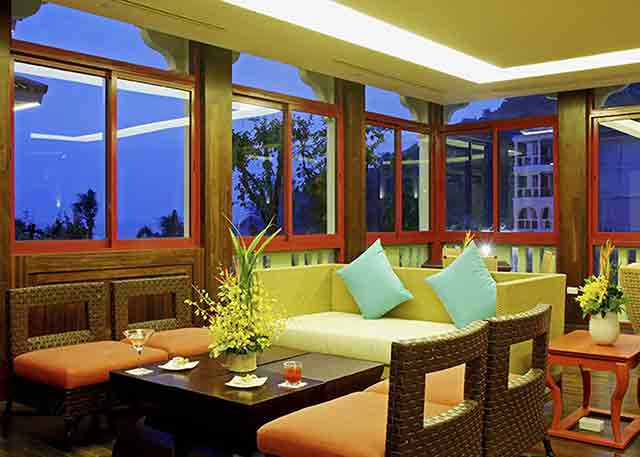 Centara Grand Beach Resort Phuket : LOBBY LOUNGE