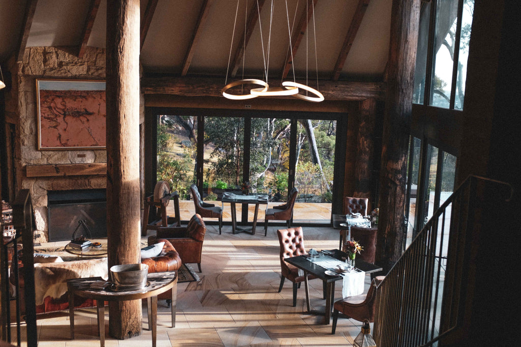 Pretty Beach House Dining Room 