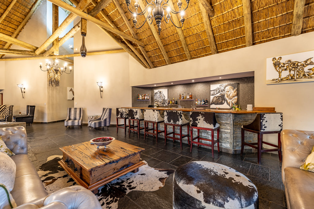 Bar and Lounge area
